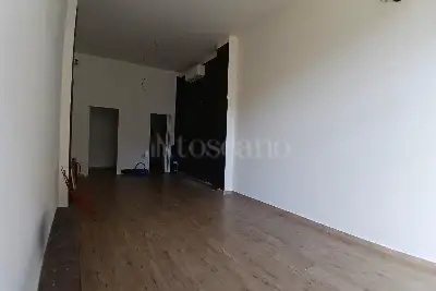 Negozio in affitto, Via Adige, Milano