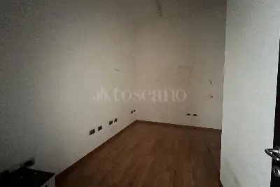 Negozio in affitto, Via Mentana, Como