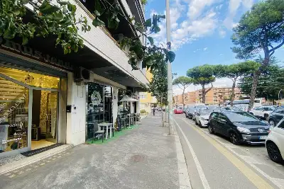 Negozio in vendita, Via Gregorio VII, Roma