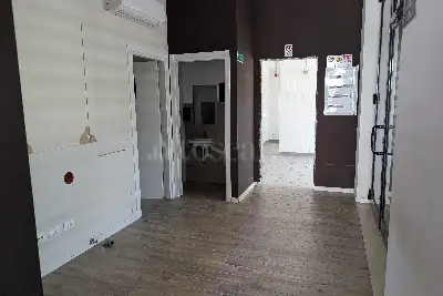 Negozio in vendita, Viale Gianluigi Bonelli, Roma