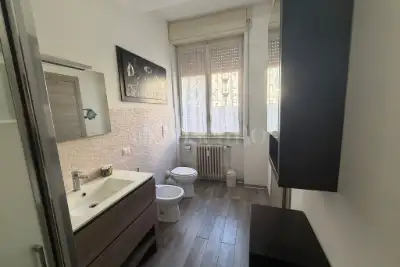 Casa in vendita, Via Pessano, Milano