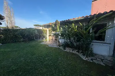 Villino a Schiera in vendita, Viale Alessandro Magno, Roma