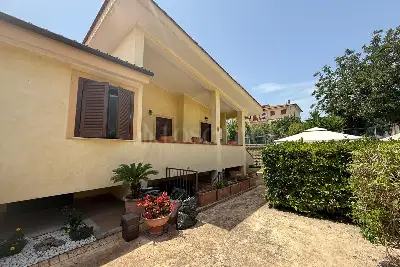 Villa Plurifamiliare in vendita, Via Ovodda, Fiumicino