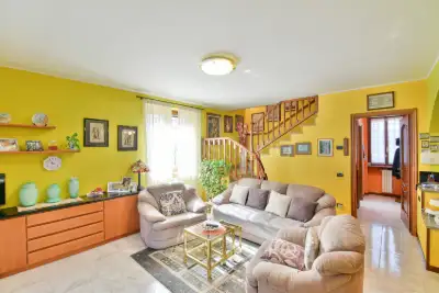 Villa in vendita, Via Gaetano Casati, Besana in Brianza