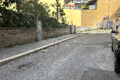 Box in vendita, Via Columella, Roma