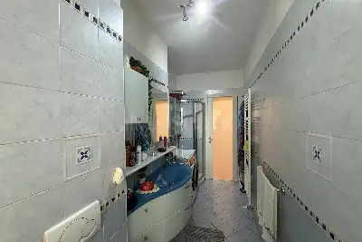 Casa in vendita, Via Salvatore Quasimodo, Como