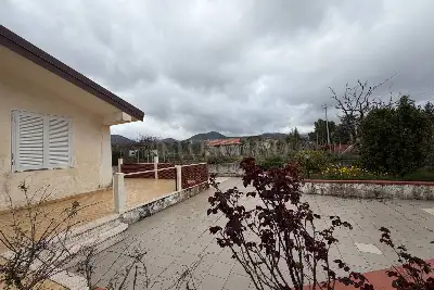 Villa in vendita, Via Enna, Pedara