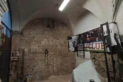 Garage in vendita, Via di  pantaneto, Siena