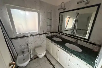 Casa in vendita, Via Elio Lampridio Cerva, Roma