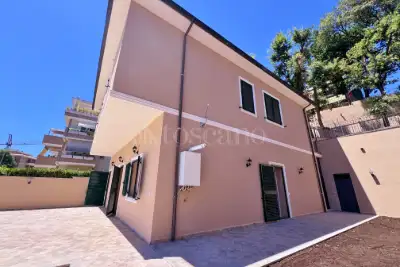 Detached house for sale, Via Gorlago, Roma