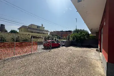 Negozio in vendita, Via Fresonara, Roma