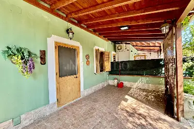 Villino a Schiera in vendita, Viale delle Mimose, Sellia Marina