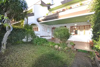 Villino a Schiera in vendita, Via Lago D'iseo, Santa Marinella