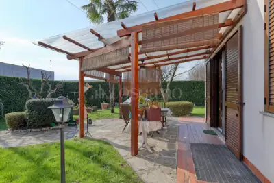 Villino a Schiera in vendita, Via Padova, Gallarate