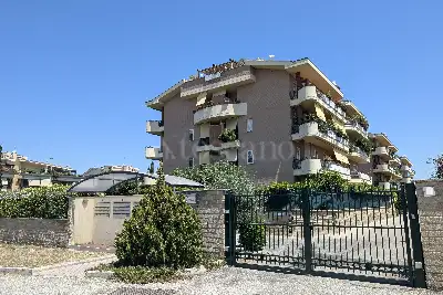 Box in vendita, Via Raffaello Arcangelo Salimbeni, Roma