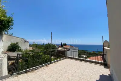 Casa Indipendente in vendita, Via Nazionale, Letojanni