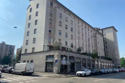 Negozio in affitto, Via Fiuggi, Milano