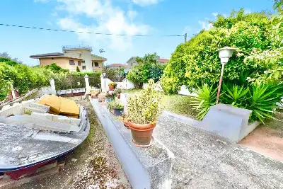 Villa in vendita, Via Gabriele D'Annunzio, Anzio