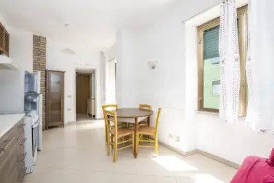 Casa in vendita, Via Apuania, Roma