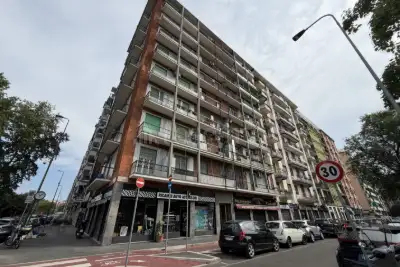 Negozio in vendita, Largo Giambellino, Milano