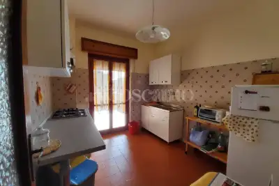 Casa in vendita, Via Gran Bretagna, Pomezia
