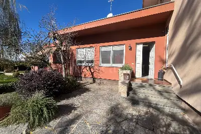 Casa Indipendente in vendita, Via A. Manzoni, Cairate