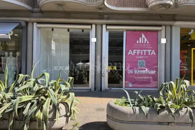 Negozio in affitto, Via Ugo Ojetti, Roma