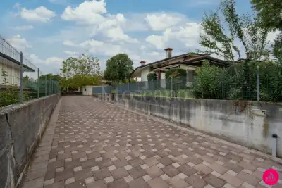 Villino a Schiera in vendita, Via Luciani Papa, Pasiano di Pordenone