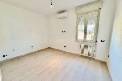 Villino a Schiera in vendita, Via Nona, Brescia