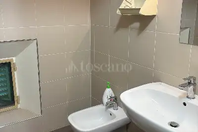 Stabile Uso Ufficio in vendita, Via Santa Gonda, Prato