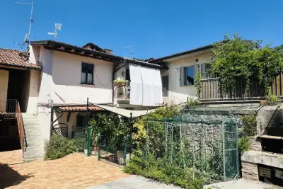 Casa in vendita, Via Montebello, Cellatica