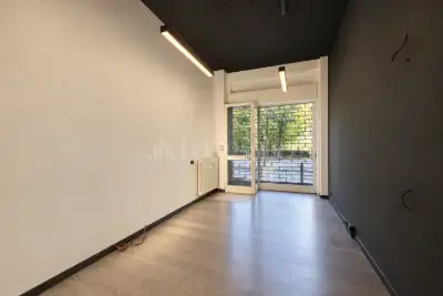 Negozio in affitto, Viale Varese, Como