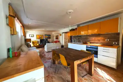 Casa in vendita, Via Sofocle, Roma