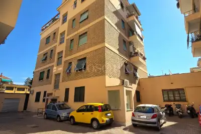 Casa in vendita, Via Tuscolana, Roma