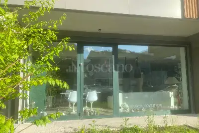 Negozio in vendita, Via Cesare Battisti, Comano Terme