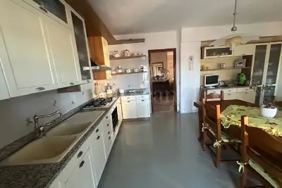 Casa in vendita, Largo Catone, Pomezia