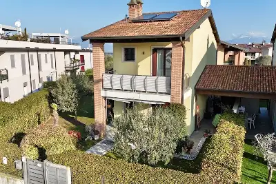 Villa in vendita, Via Achille Ambrosi, Peschiera del Garda