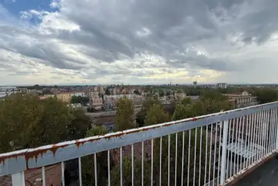 Casa in vendita, Piazza A. Manzoni, Modena
