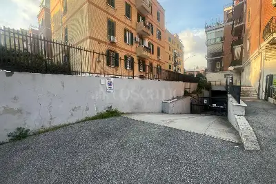 Box in vendita, Viale Giuseppe Sirtori, Roma