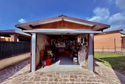 Villa Bifamiliare in vendita, Via Tredicesima Villaggio Sereno, Brescia