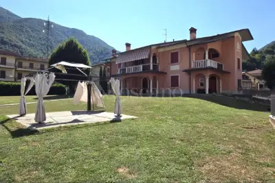 Villa in vendita, Via F. Petrarca, Sarezzo