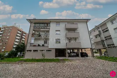 Casa in vendita, Via Ugo Foscolo, Pordenone