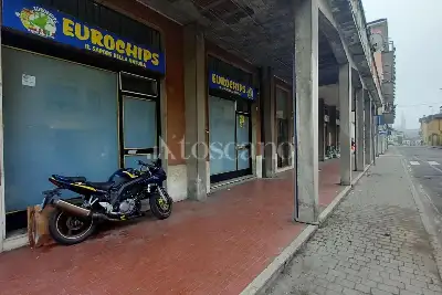 Negozio in vendita, Via Cavour, Sant'Angelo Lodigiano