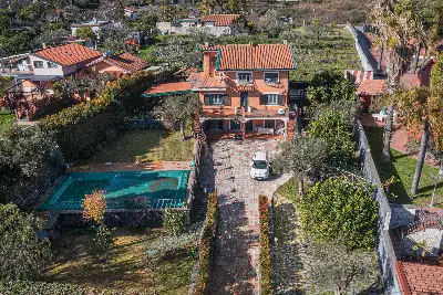 Villa in vendita, Via Lucio Piccolo, Zafferana Etnea