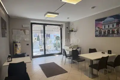 Attività Commerciale in vendita, Via IV Novembre, Borgosatollo