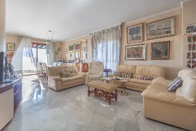 Casa in vendita, Via Giovanni Pascoli, Milano