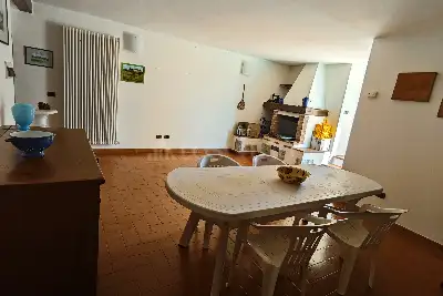 Casale in vendita, Strada di  Barigiano, Sovicille