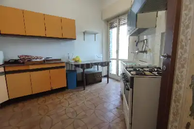 Casa in vendita, Via Zamboni, Brescia