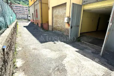 Box in vendita, Via Piacenza, Genova