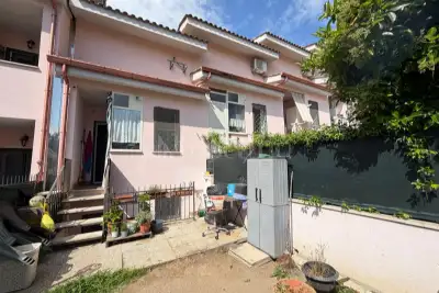 Villino a Schiera in vendita, Via Ildebrando della Giovanna, Roma